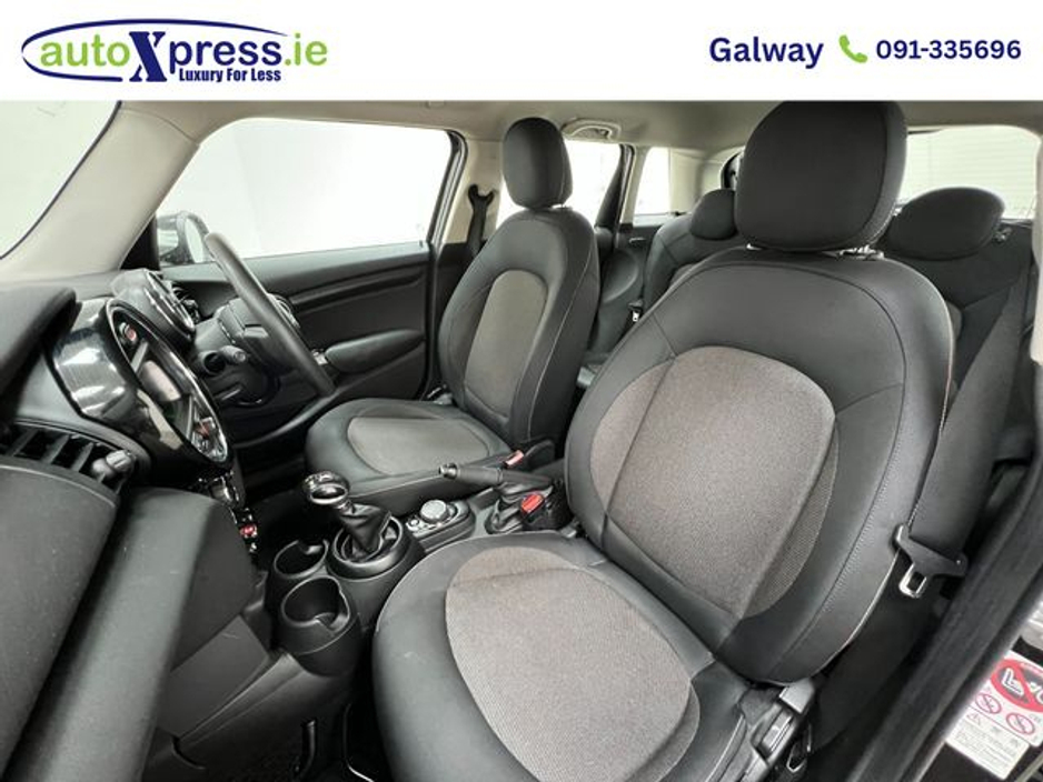 2016 MINI Cooper 1.2 Automatic, Reversing camera €13,895