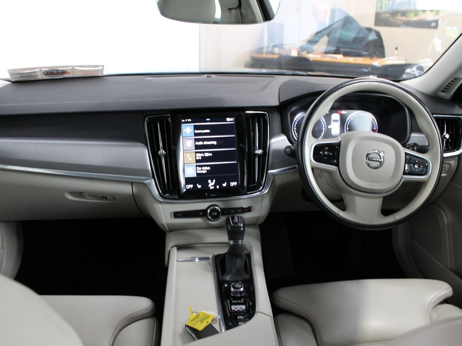 2020 Volvo V90 D4 MOM AT 5DR Auto €33,750