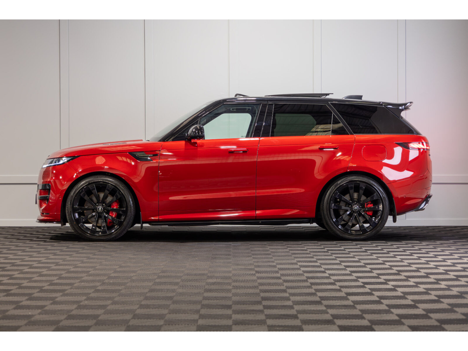 2023 Land Rover Range Rover Sport - image 3