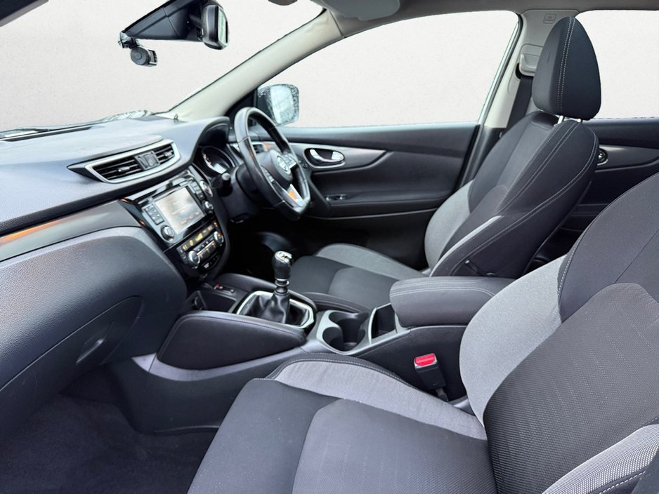 2018 Nissan Qashqai - image 5