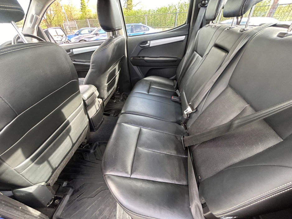 2019 Isuzu D-MAX - image 11