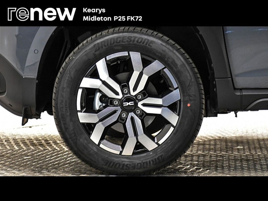2023 Dacia Duster - image 9