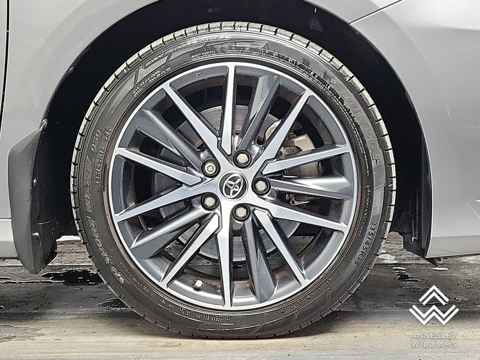 2023 Toyota Camry - image 11