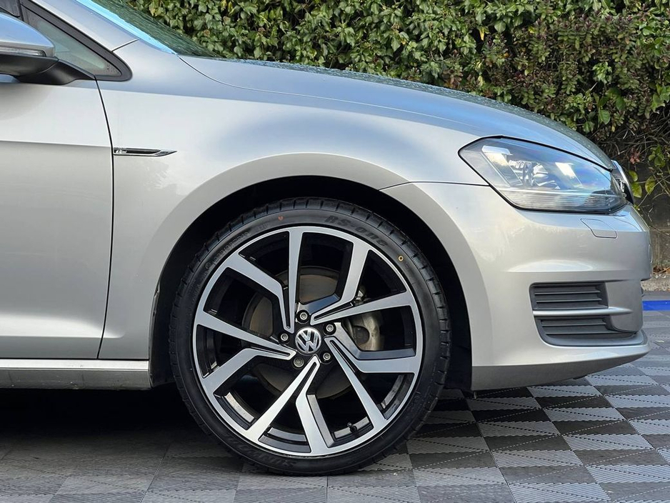 2016 Volkswagen Golf R-LINE PACK 1.2 TSI AUTO // FULL SERVICE HISTORY // NEW 19" ALLOYS // BLUETOOTH MUSIC €15,950