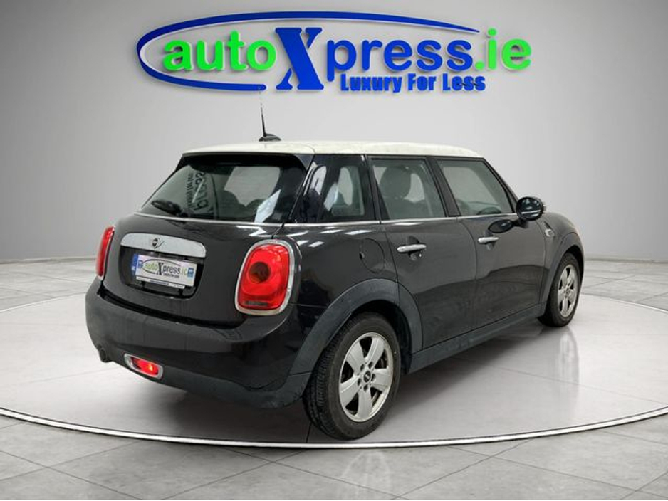 2016 MINI One 1.2 Automatic, Reversing camera €13,895