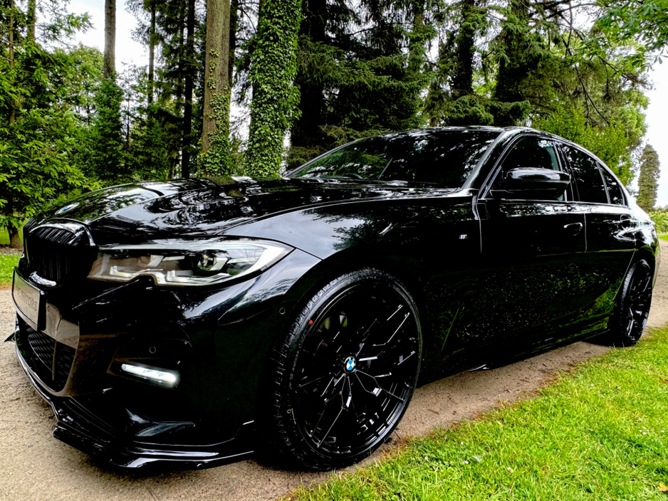 2022 BMW 3 Series - image 9