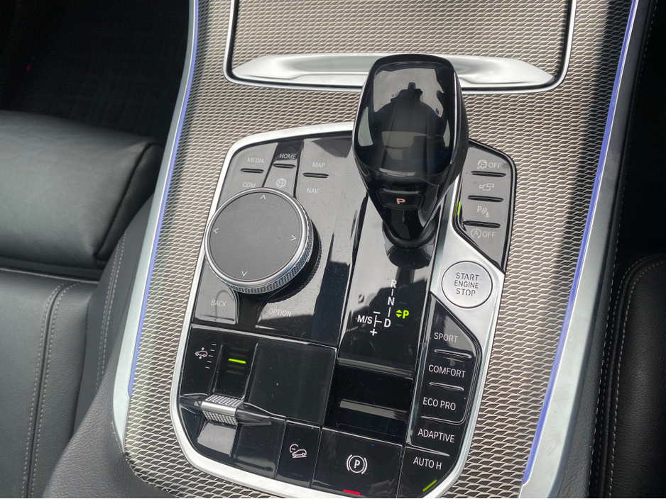 2020 BMW X5 - image 21