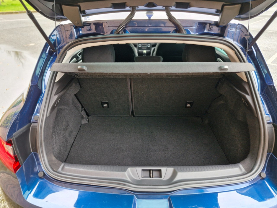 2019 Renault Megane - image 22
