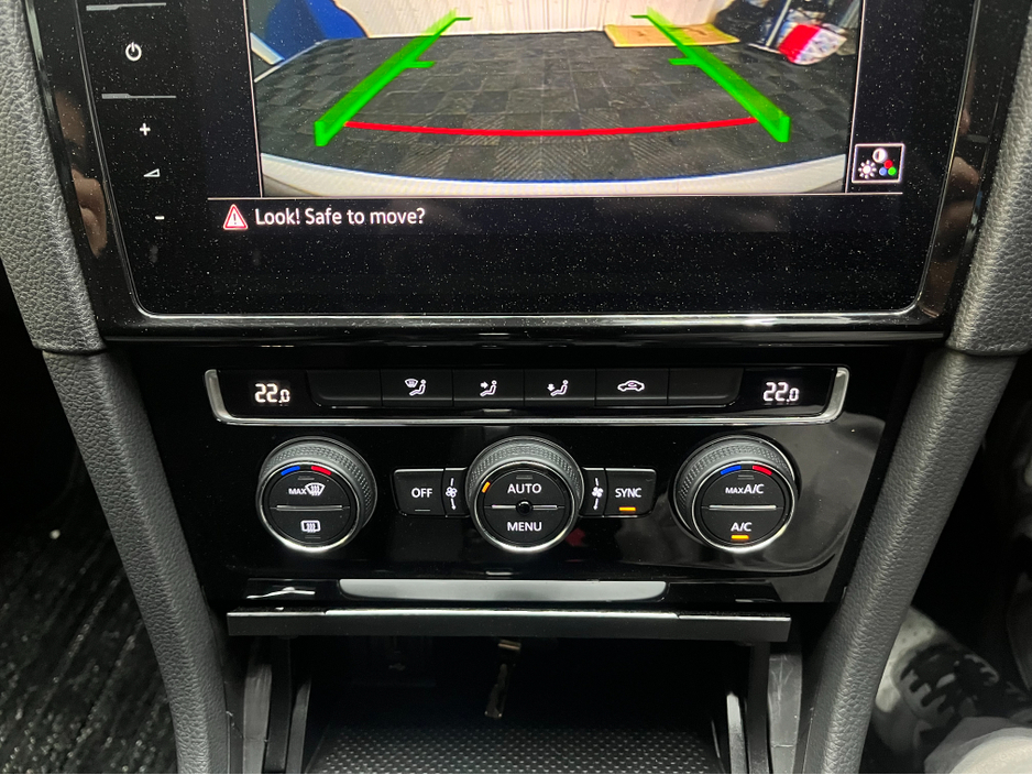 2018 Volkswagen Golf - image 17