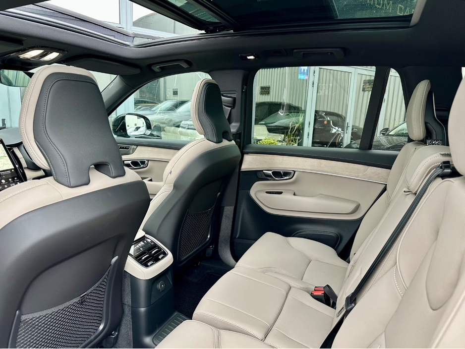 2026 Volvo XC90 - image 13