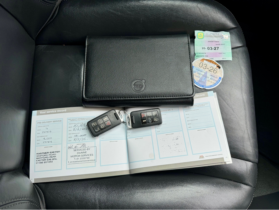 2017 Volvo XC60 - image 22