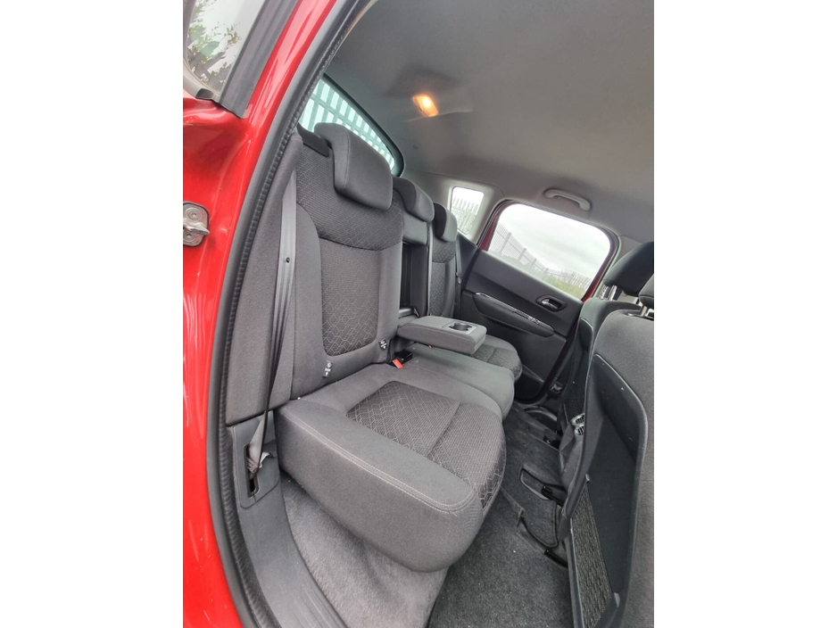 2015 Peugeot 3008 - image 12