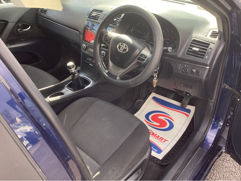 2010 Toyota Avensis - image 11