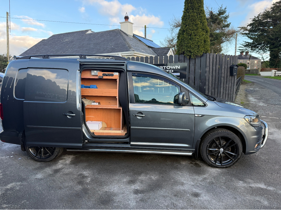 2018 Volkswagen Caddy - image 6