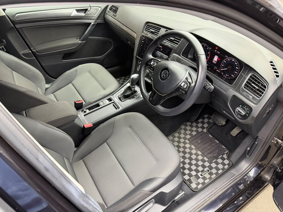 2018 Volkswagen Golf - image 20