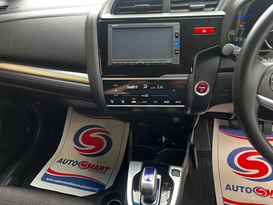 2017 Honda Fit - image 8