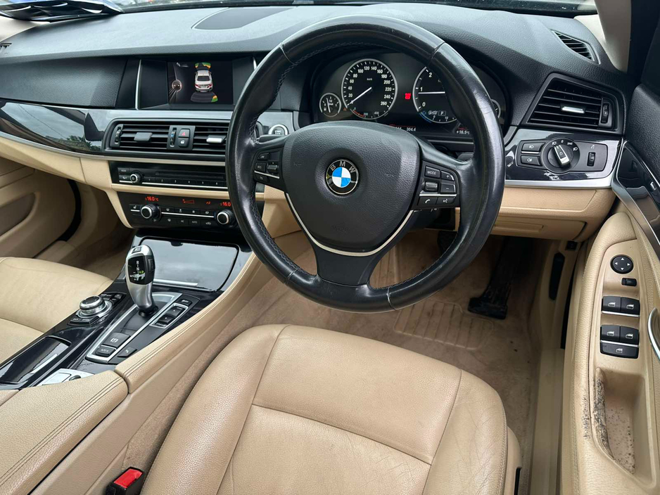 2016 BMW 5 Series - image 12
