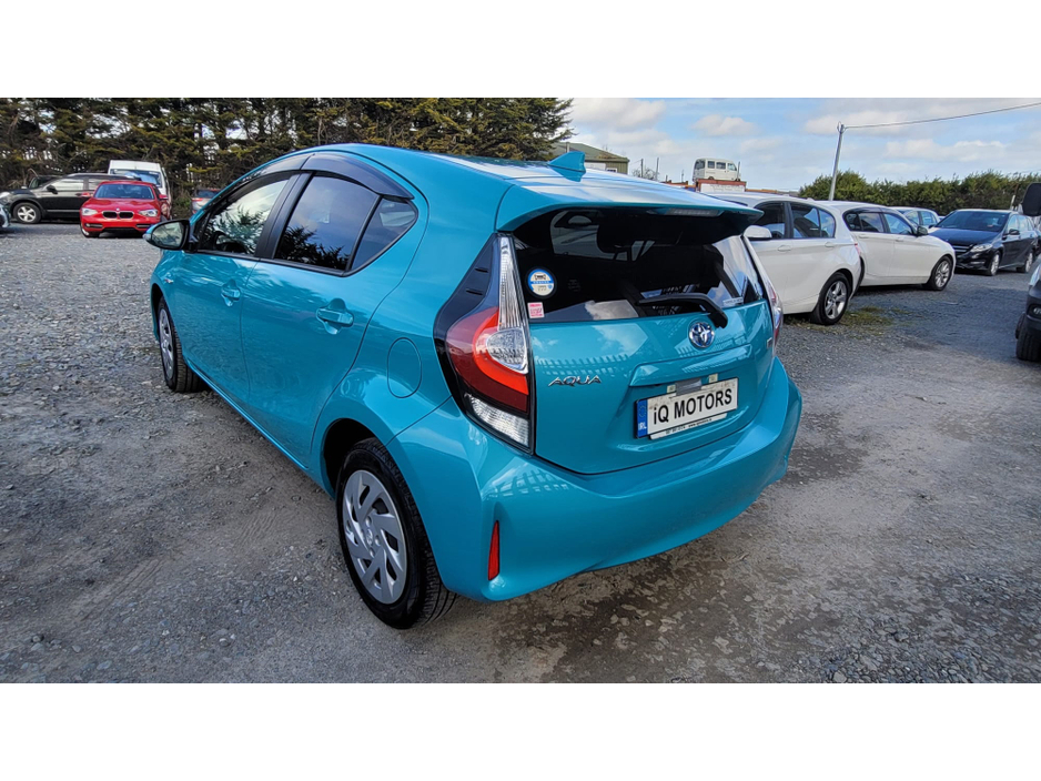 2017 Toyota Aqua - image 4