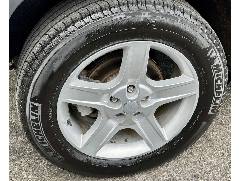 2023 Land Rover Defender - image 17