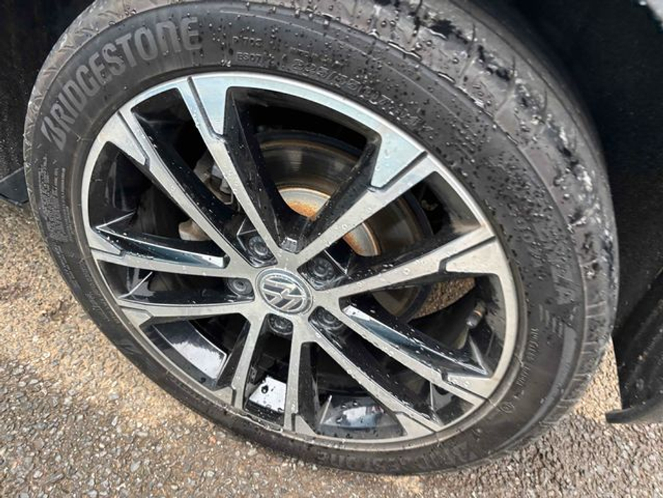 2014 Volkswagen Golf - image 3