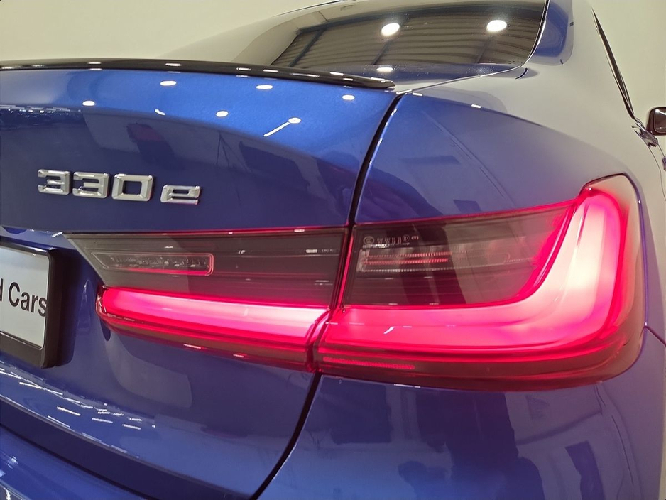 2024 BMW 3 Series - image 20