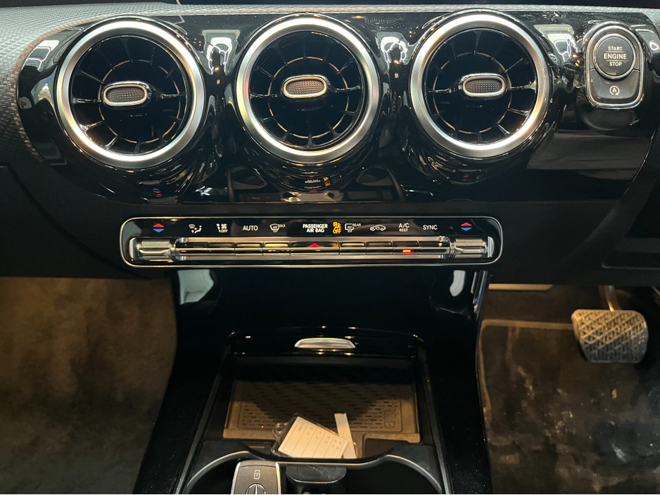 2019 Mercedes-Benz A Class €23950! 2019 MERCEDES-BENZ A200D 2.0 AUTOMATIC / CRUISE CONTROL / REVERSE CAMERA / ELECTRIC MEMORY & HEATED SEATS / PADDLE SHIFTERS AND MORE €23,950