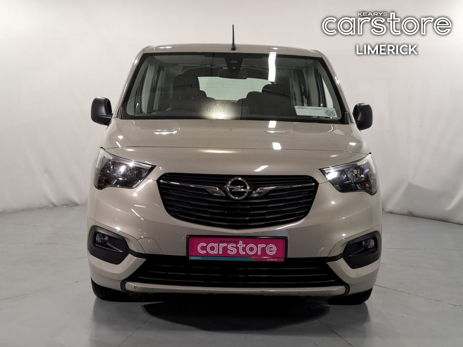 2022 Opel Combo - image 8