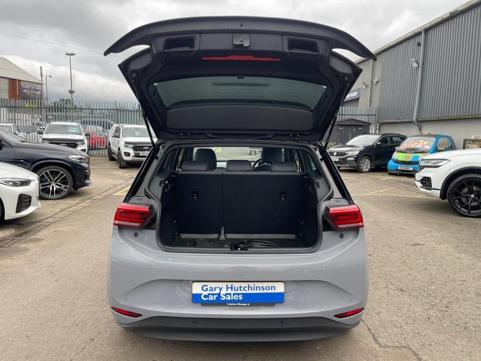 2022 Volkswagen ID.3 Pro 58kWh Life Hatchback 5dr Electric Auto (145 ps)