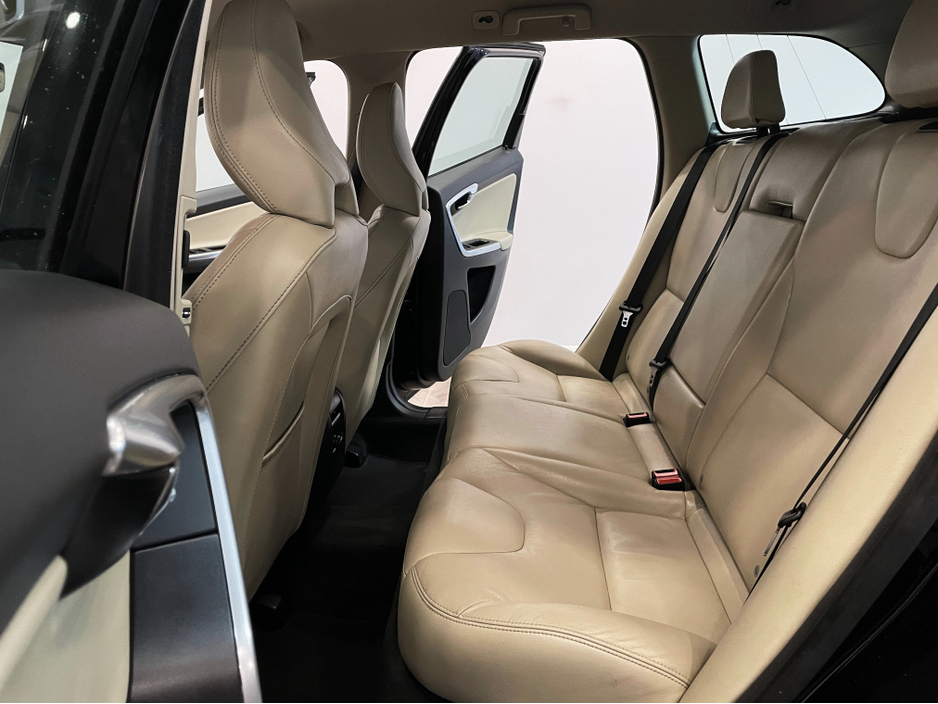 2016 Volvo XC60 D4 FWD SE 5DR €14,950