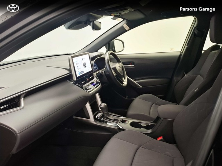 2024 Toyota Corolla Cross CROSS LUNA 1.8 €33,995