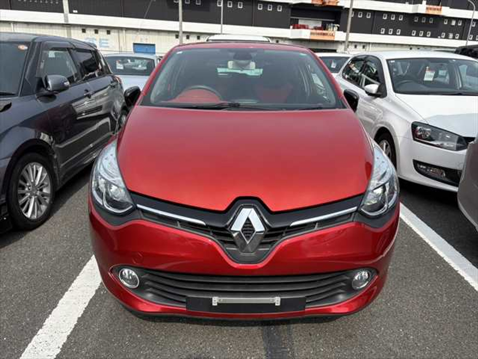2014 Renault Clio - image 6
