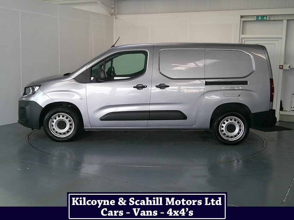 2023 Peugeot Partner - image 4