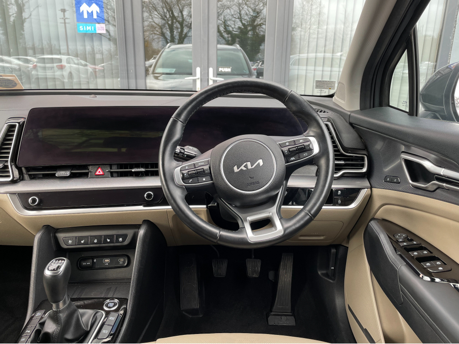 2022 Kia Sportage - image 10
