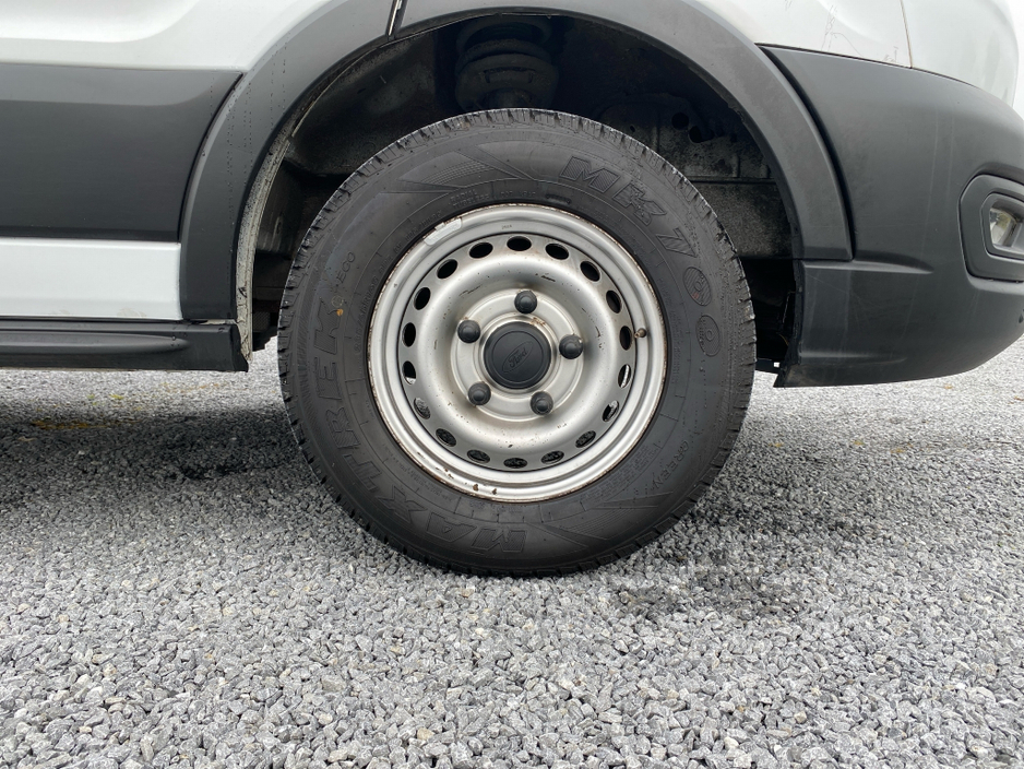 2022 Ford Transit - image 18