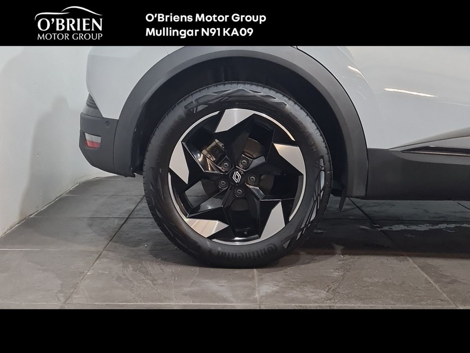 2025 Renault Captur - image 9