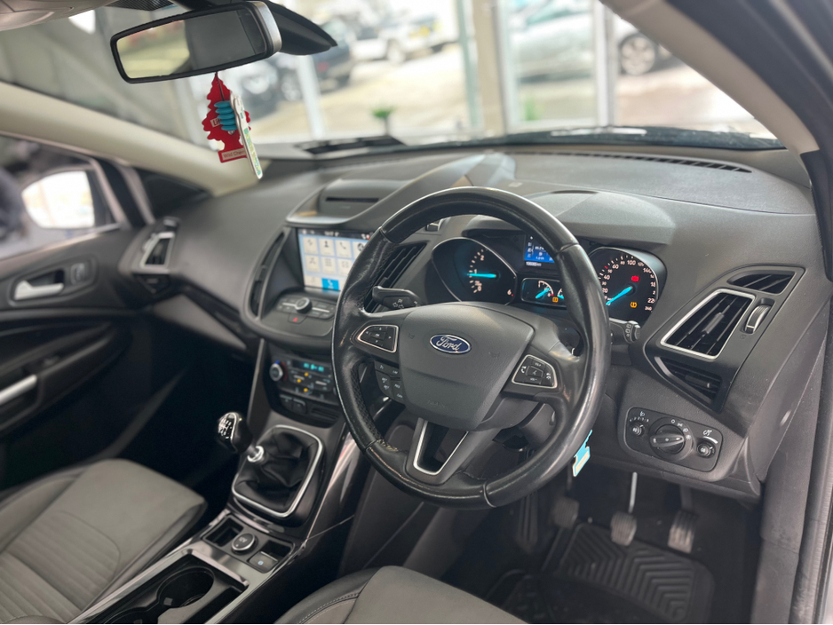 2017 Ford Kuga - image 10