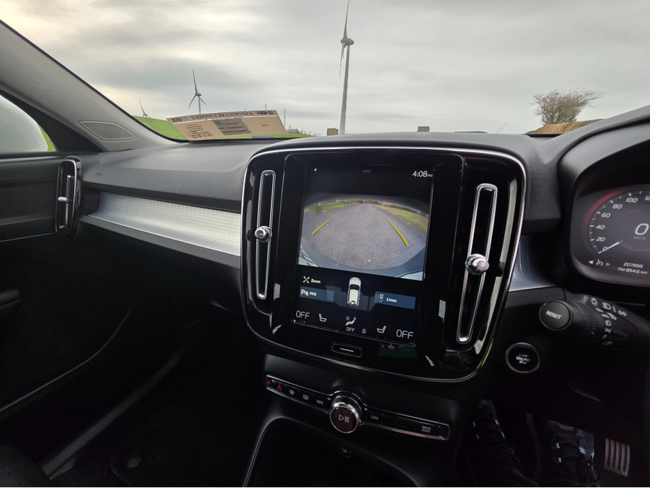 2019 Volvo XC40 - image 6