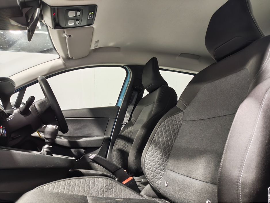 2022 Renault Clio - image 22