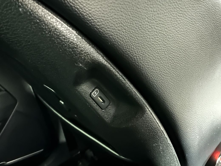 2023 Kia Sportage - image 25