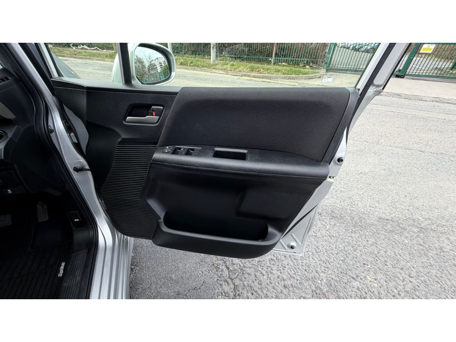 2013 Honda Freed - image 11