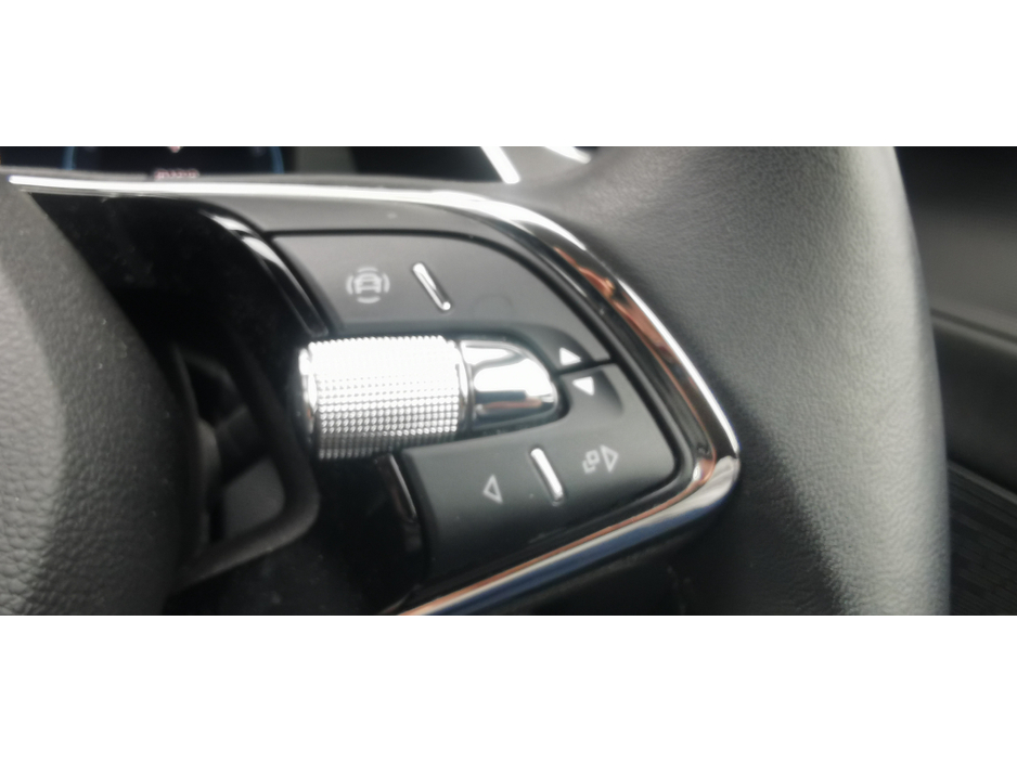 2023 Skoda Octavia - image 13