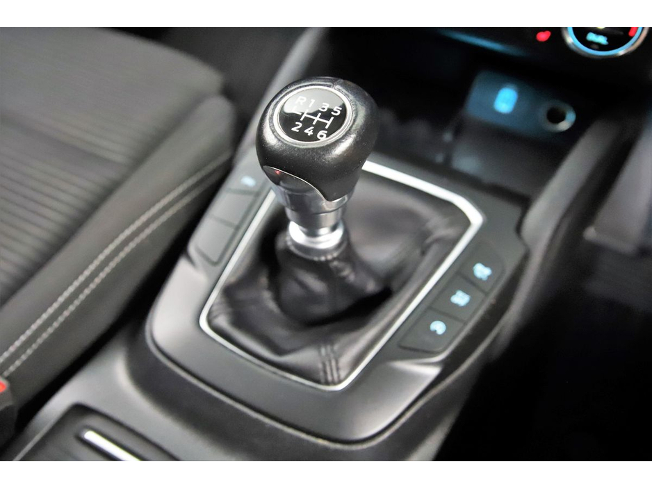 2020 Ford Focus - image 16