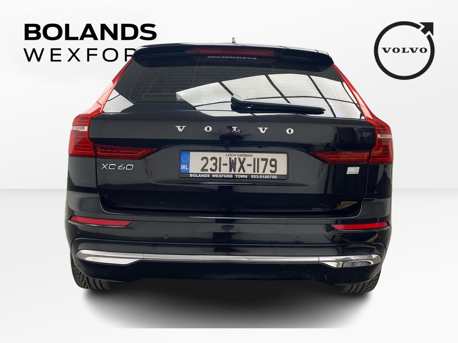 2023 Volvo XC60 - image 12