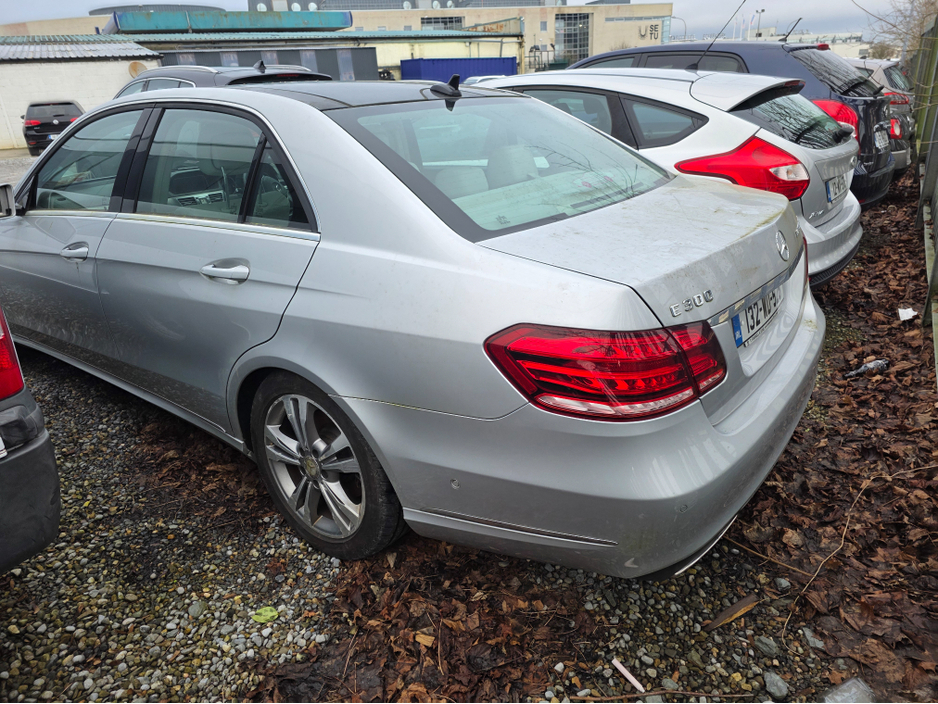 2013 Mercedes-Benz E Class E300 Bluetec Hybrid SE 4DR Auto