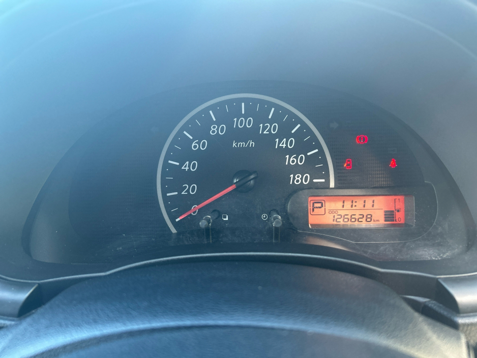 2013 Nissan Micra - image 7