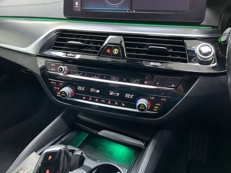 2021 BMW 5 Series - image 26