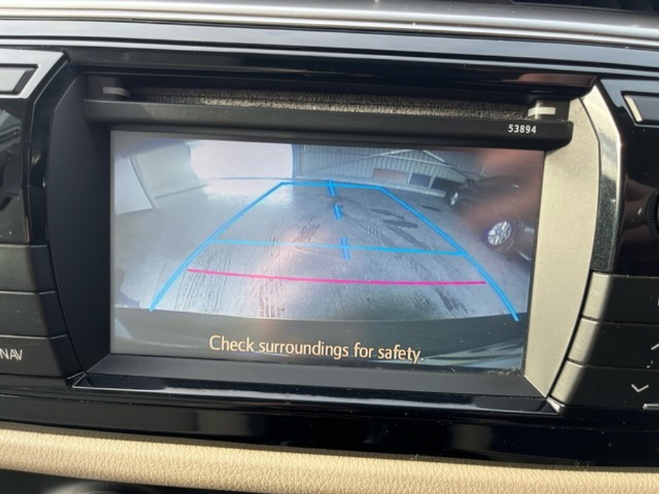 2015 Toyota Corolla - image 15