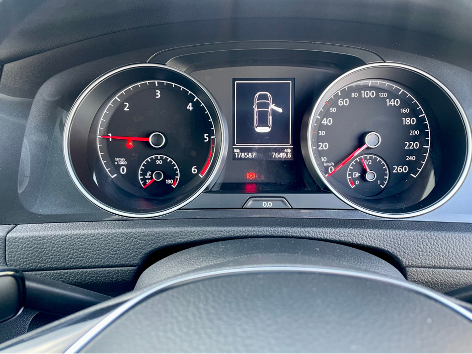 2019 Volkswagen Golf - image 12