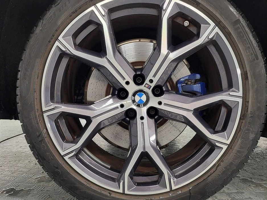 2021 BMW X5 - image 13