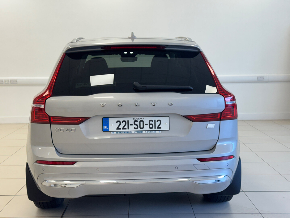 2022 Volvo XC60 - image 23